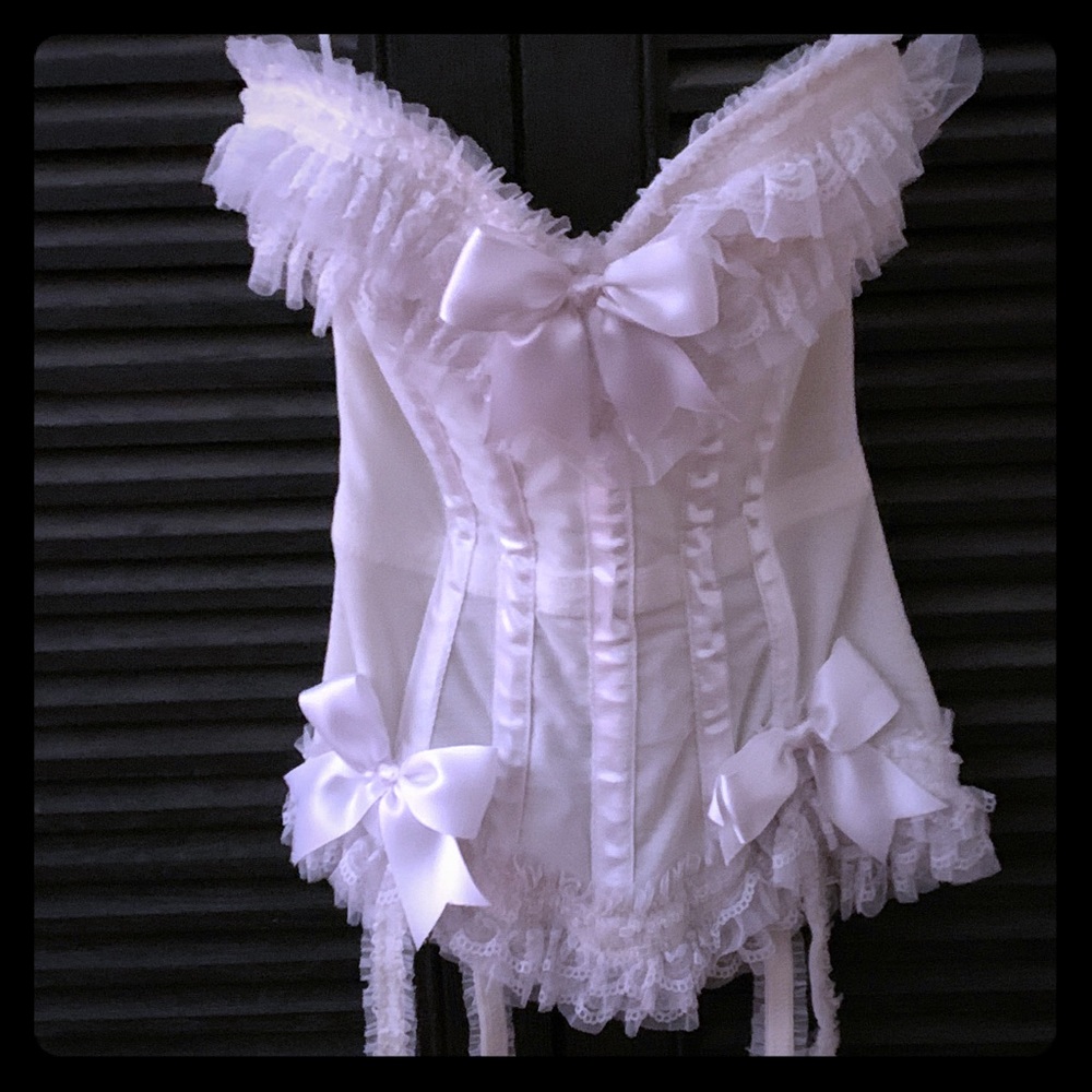 - USED TRASHY CORSET! WORN 1x TO PB MANSION …